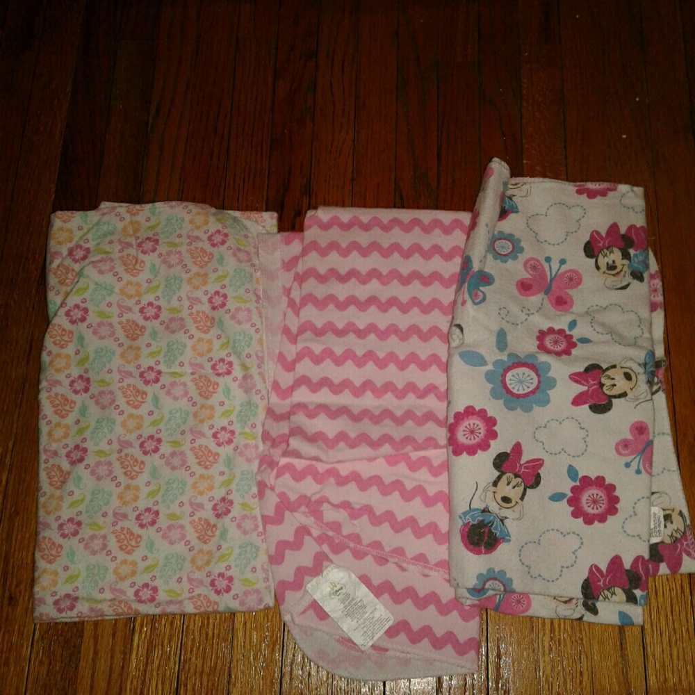 3 recieving blankets